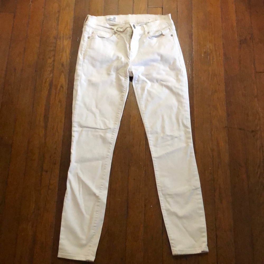 White legging jeans